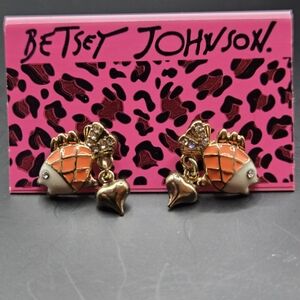 Betsey Johnson Fish Stud Earrings 🐟✨ Enamel Gold Tone Heart Charm | NWT